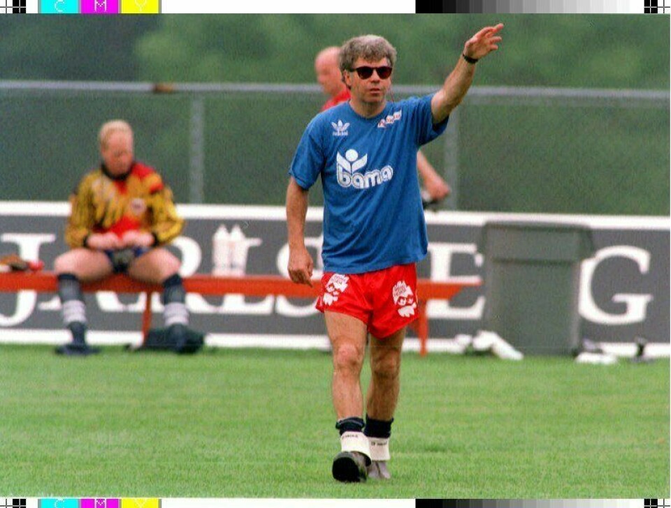 Egil «Drillo» Olsen leder sine tropper under fotball-VM i USA i 1994. Egil 'Drillo' Olsen leder sine tropper under fotball-VM i USA i 1994.