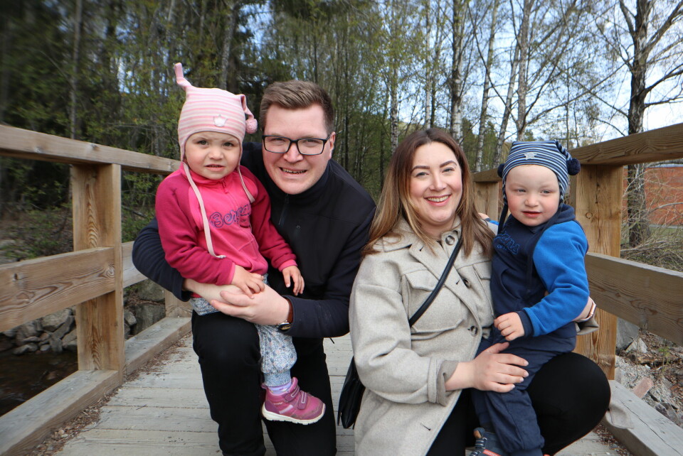 Victoria De Oliveira og Eivind Knudsen fikk tvillinger. Adele Knudsen Oliveira (2) og Theodor Knudsen Oliveira (2). Victoria De Oliveira og Eivind Knudsen valgte senabort i uke 21.
