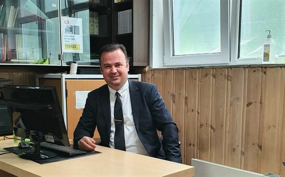 Mustafa Gezen styreleder i Drammen Sentrum Moske mener tiltakene gjør at medlemmene føler seg tryggere. Mustafa Gezen styreleder i Drammen Sentrum Moske.