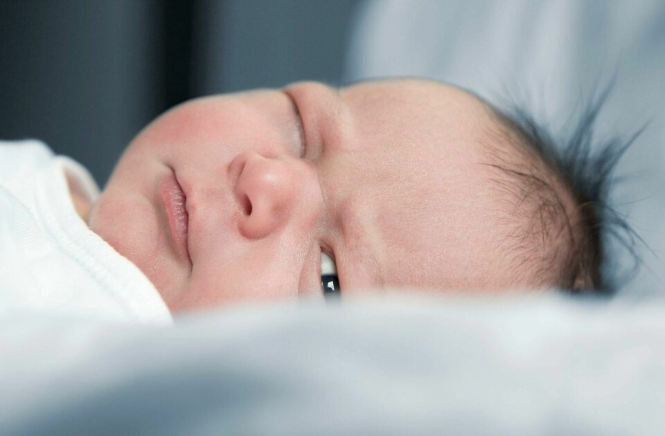 Det var flerre fødsler enn ventet første kvartal i år. Illustrasjonsfoto. (bilde 1) NYFØDT: Det er forskjell på å finne meningen med at vi fødes og dør, og å finne mening mellom fødsel og død. FOTO: Nina Indset Andersen / NTB