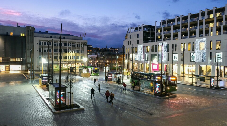 To jenter på 16 år sloss på Ruten søndag. Tre personer i 20-årene var involvert i et slagsmål på Ruten tirsdag kveld.