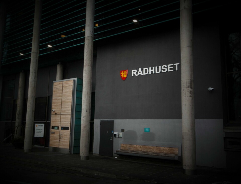 - Hvordan skal jeg kunne stole på settekommunedirektøren når den eneste han samarbeider med er kommuneadvokatens kontor og byarkivaren som jeg i flere år har sagt jeg ikke har tillit til? spør en av de sentrale varslerne i teknisk etat. Fredrikstad Rådhus