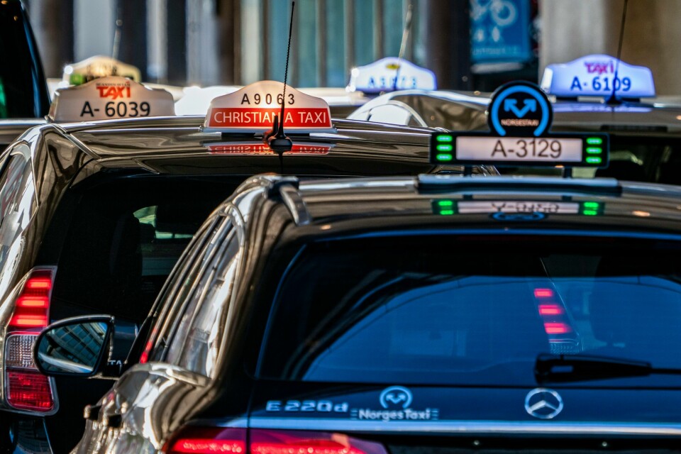 Siden taxireformen i november har det blitt registrert 2.890 nye løyver i Norge. I Oslo har antallet løyver økt med 51 prosent. Foto: Heiko Junge / NTB