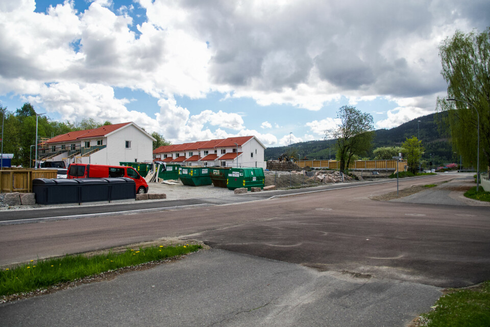 Her bygges de nye boligene som kan skape ytterligere trafikk i krysset som vises til høyre i bildet. Kryss