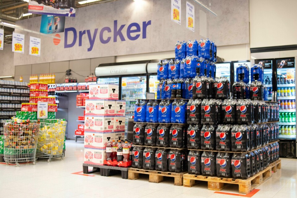 Stengte grenser til Sverige har ført til en stor økning i omsetningen til norske dagligvarebutikker. Her fra Charlottenbergs Shoppingcenter. Foto: Annika Byrde / NTB Stengte grenser til Sverige har ført til en stor økning i omsetningen til norske dagligvarebutikker. Her fra Charlottenbergs Shoppingcenter. Foto: Annika Byrde / NTB