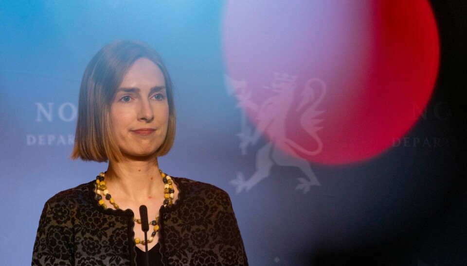 Næringsminister Iselin Nybø (V) mener det ikke er naturlig å redegjøre for stortinget om dialogen med DNB om bankens hvitvaskingsarbeid.