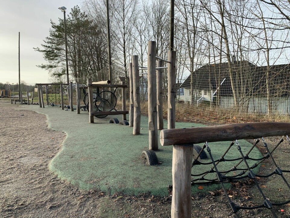Hinderløypa ved Manstad er artig for store og små. Og ikke langt unna lokker Lervik med belønning som badestrand og godsaker fra Fjord Bakehouse. Hinderløypa ved Manstad er artig for store og små. Og ikke langt unna lokker Lervik med belønning som badestrand og godsaker fra Fjord Bakehouse.