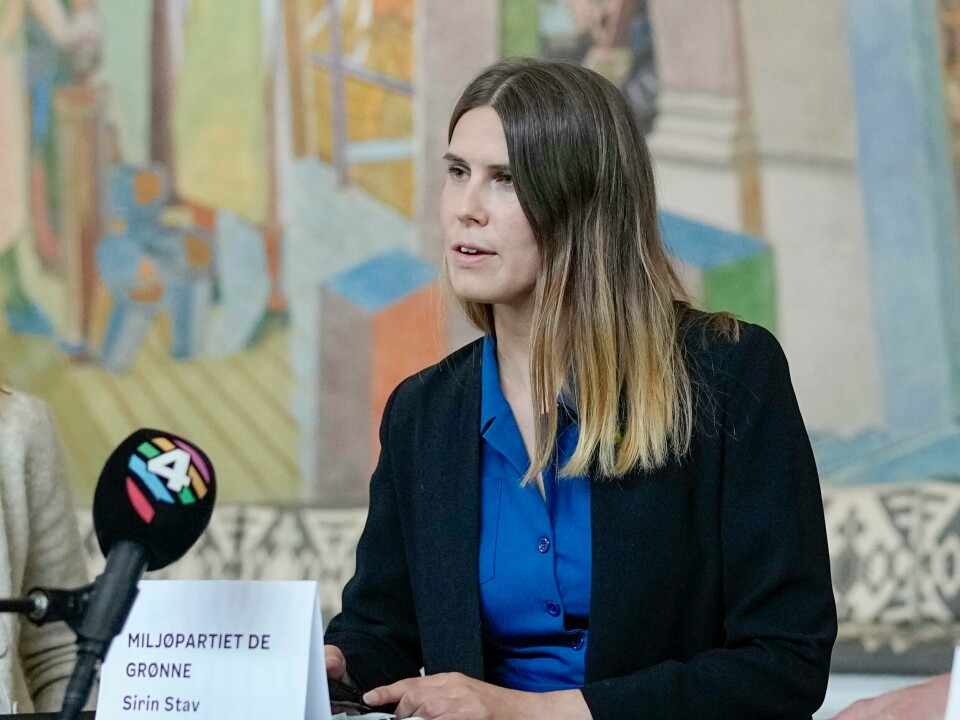 MDGs gruppeleder Sirin Stav. MDG vil ha Sirin Hellvin Stav som erstatter for Lan Marie Berg i byrådet i Oslo, ifølge TV 2. Her er hun flankert av Sunniva Holmås Eidsvoll (SV) og Frode Jacobsen (Ap). Foto: Fredrik Hagen / NTB