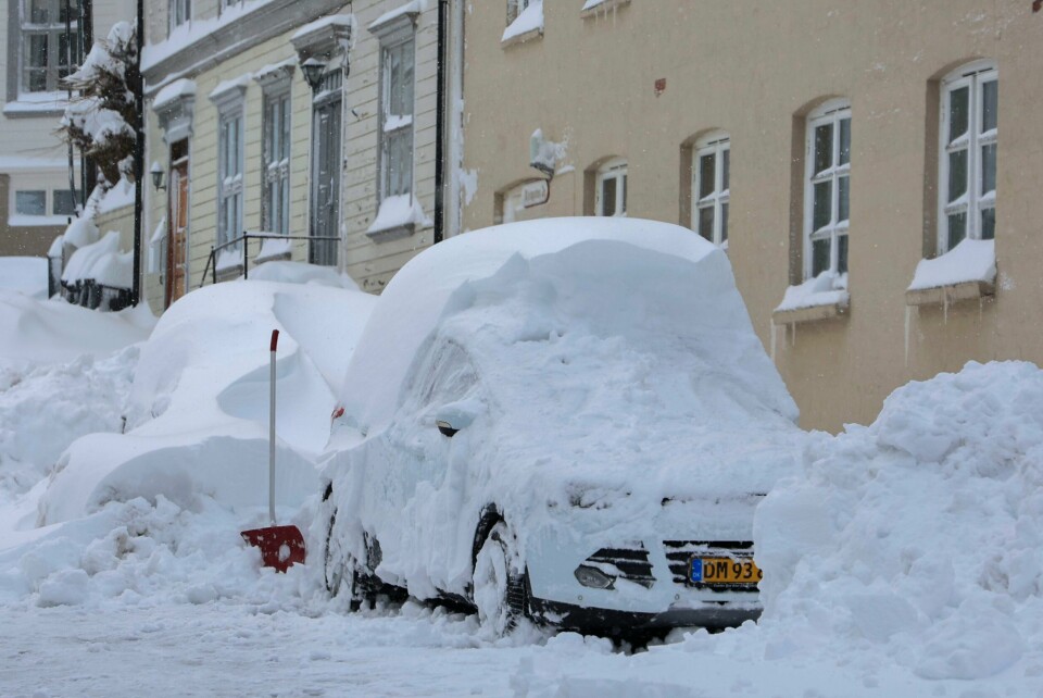 Mye snø har kommet på Sørlandet. Her ser vi fra Arendal sentrum som har fått mye snø det siste døgnet og mer skal det komme. Det har kommet mye snø på Sørlandet det siste døgnet. Her fra Arendal første nyttårsdag. Foto: Tor Erik Schrøder / NTB