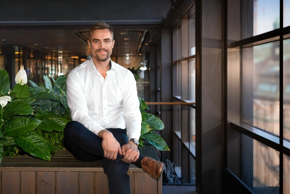 Sebastian Harung er grunnlegger av og administrerende direktør i Kameo, som er en plattform der privatpersoner og bedrifter investere direkte i lån til eiendomsprosjekter og bedrifter i vekst. Eiendomsutviklere og småbedrifter kan, på sin side, gjennomføre flere prosjekter eller investere i andre eiendeler og tiltak via plattformen. Sebastian Harung er grunnlegger av og administrerende direktør i Kameo, som er en plattform der privatpersoner og bedrifter investere direkte i lån til eiendomsprosjekter og bedrifter i vekst. Eiendomsutviklere og småbedrifter kan, på sin side, gjennomføre flere prosjekter eller investere i andre eiendeler og tiltak via plattformen.