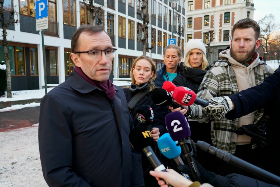 Utenriksminister Espen Barth Eide møtte pressen utenfor Utenriksdepartementet fredag formiddag for å kommentere Jemen-angrepet. Foto: Gorm Kallestad / NTB Utenriksminister Espen Barth Eide møtte pressen utenfor Utenriksdepartementet fredag formiddag for å kommentere Jemen-angrepet. Foto: Gorm Kallestad / NTB