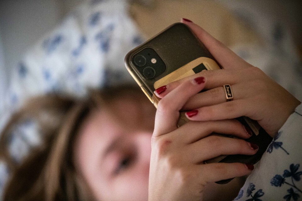 Røde Kors' samtaletilbud Kors på halsen for barn og unge under 18 år opplevde i fjor en dobling i antall henvendelser. Selvskading var særlig et tema som har økt kraftig. (FREDAG) Foto: Emilie Holtet / NTB