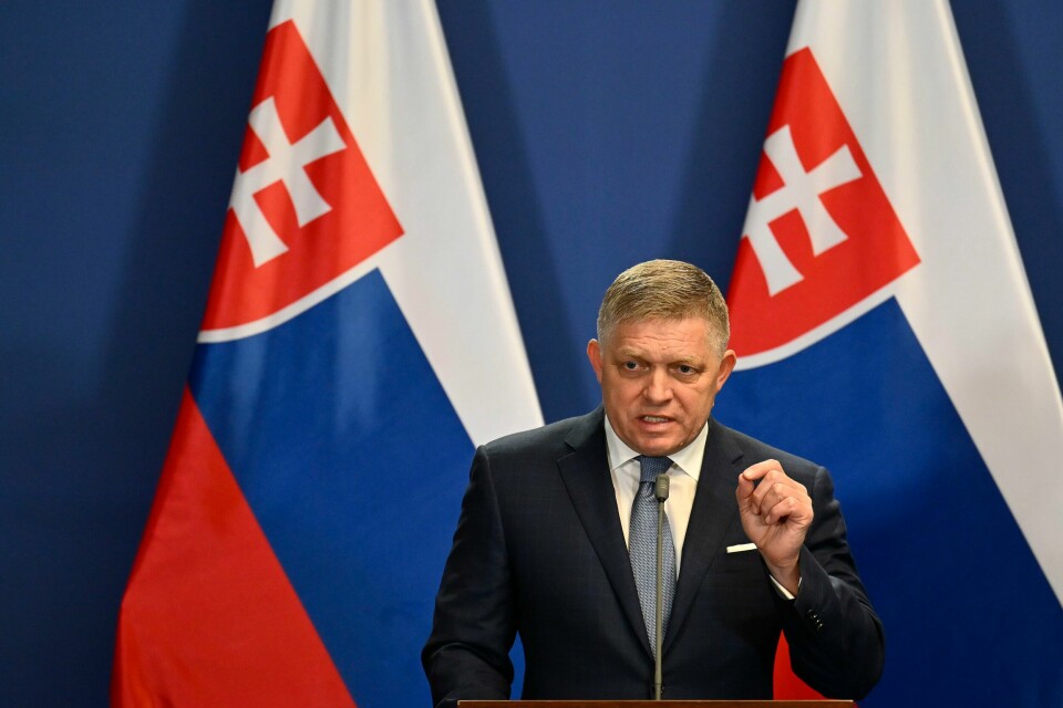 På onsdag går turen over grensen til Ukraina for Robert Fico. På onsdag går turen over grensen til Ukraina for Robert Fico. Foto: Denes Erdos / AP / NTB