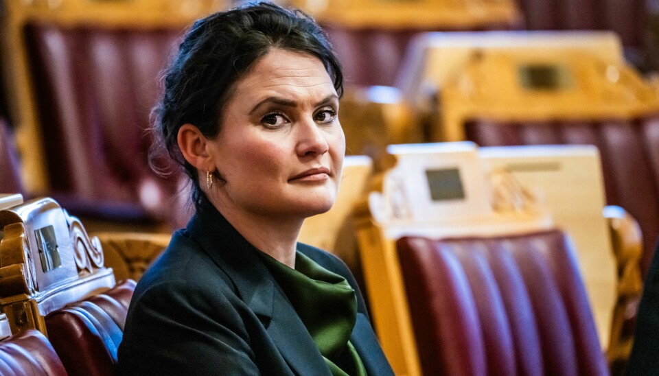 – Jeg er ikke opptatt av å peke på hvem som har skylden, men mer opptatt av hva vi sammen skal gjøre framover, sier kunnskapsminister Kari Nessa Nordtun (Ap). – Mobiltelefonen har ingen naturlig plass i norsk skolehverdag. Jeg er trygg på at norske kommuner og fylkeskommuner følger nasjonale faglige anbefalinger, sier kunnskapsminister Kari Nessa Nordtun (Ap). Foto: Ole Berg-Rusten / NTB