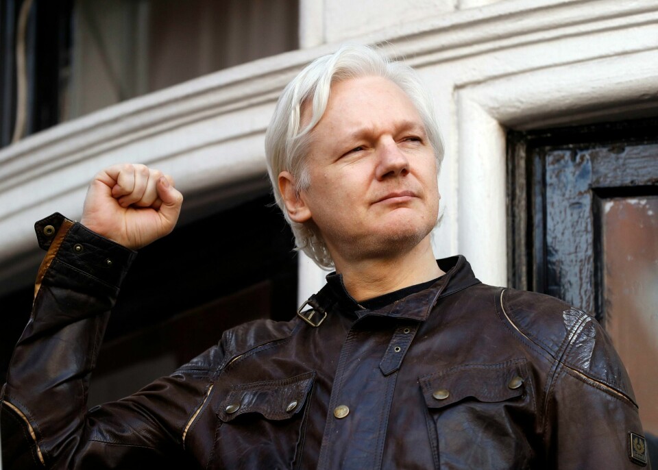Julian Assange risikerer opp mot 175 år i fengsel om han blir utlevert til USA. Julian Assange i London.
