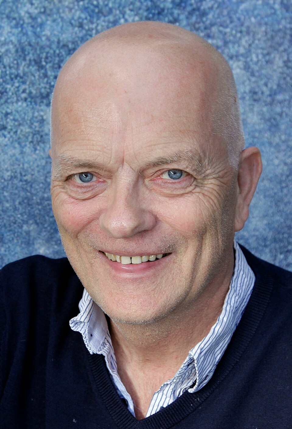 Jarl Wåge er lærar, kåsør og skribent. Jarl Wåge