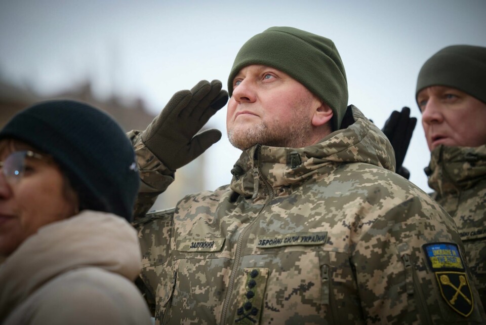 Valerij Zaluzjnyj ble torsdag avsatt fra stillingen som Ukrainas forsvarssjef. Valerij Zaluzjnyj ble torsdag avsatt fra stillingen som Ukrainas forsvarssjef.