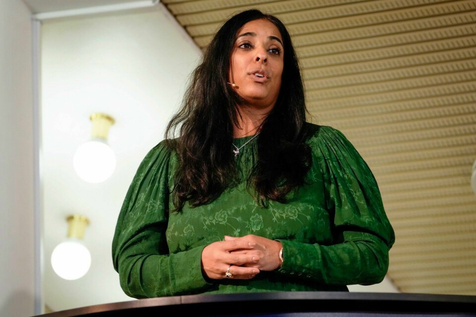 Kultur- og likestillingsminister Lubna Jaffery (Ap) feller en knallhard dom over andelen kvinnelige ledere i norsk idrett. Hun forventer mer. Lubna Jaffery