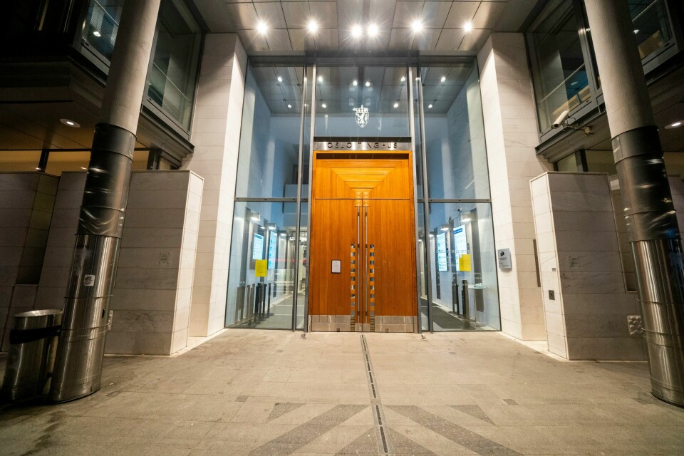 Mandag 16. januar 2023 behandler Oslo Tingrett ser en tidligere elev er tiltalt for å ha påført en lærer kroppsskade mens han var på jobb.Foto: Terje Pedersen / NTB En mann i 60-årene må denne uken møte i Oslo tingrett, tiltalt for overgrep mot sin egen datter. Foto: Terje Pedersen / NTB