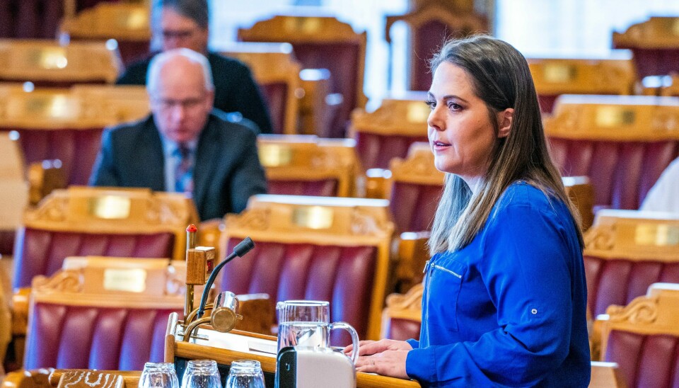 Høyre mener regjeringen må være mer påholdne med pengebruken i en tid hvor vanlige lønnsmottakere får dårligere råd. Lene Westgaard Halle, landbrukspolitisk talsperson i Høyre, sier de vil kutte 1,2 milliarder i årets jordbruksoppgjør. Høyre mener regjeringen må være mer påholdne med pengebruken i en tid hvor vanlige lønnsmottakere får dårligere råd. Lene Westgaard Halle, landbrukspolitisk talsperson i Høyre, sier de vil kutte 1,2 milliarder i årets jordbruksoppgjør. Foto: Håkon Mosvold Larsen / NTB