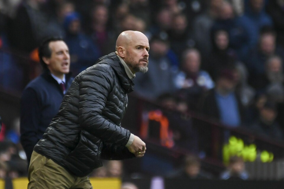 Erik ten Hag føler seg fortsatt framoverlent i posisjonen som manager for Manchester United. Erik ten Hag føler seg fortsatt framoverlent i posisjonen som manager for Manchester United. Foto: Rui Vieira / AP / NTB.