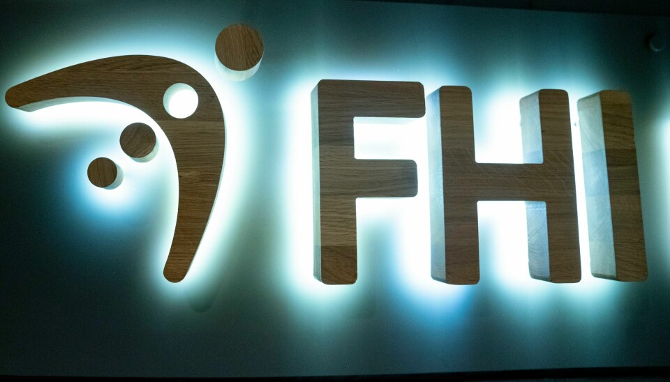 Forskere fra Kreftregisteret ved Folkehelseinstituttet har sjekket om lovende resultater fra kliniske studier står seg når lungekreftpasienter behandles med immunterapi i klinisk praksis. Bildet viser logoen til Folkehelseinstituttet.