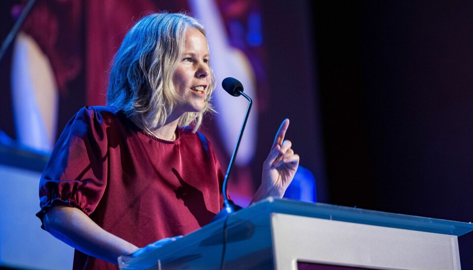 Kirsti Bergstø ba Støre skrote arbeidslinja da hun holdt sin første tale som SV-leder under partiets landsmøte. Det samme budskapet gjentar hun nå. Kirsti Bergstø ba Støre skrote arbeidslinja da hun holdt sin første tale som SV-leder under partiets landsmøte. Det samme budskapet gjentar hun nå. Foto: Alf Simensen / NTB