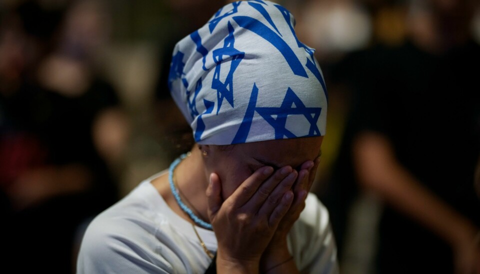 Bildet viser en israelsk demonstrant som 7. september deltok i en demonstrasjon i Tel Aviv for å legge press på regjeringen i Israel til å gjøre mer for å frigjøre gislene etter 7. oktober-angrepet. Bildet viser en israelsk demonstrant som 7. september deltok i en demonstrasjon i Tel Aviv for å legge press på regjeringen i Israel til å gjøre mer for å frigjøre gislene etter 7. oktober-angrepet. Foto: Leo Correa / AP / NTB
