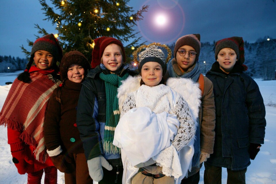 «Jul i Svingen» er en god, morsom og sympatisk julekalender, først vist på NRK i 2006. Gammel juleglede: «Jul i Svingen» fra 2006 er forrige julekalender der Kjetil Indregard skrev manus. Den er tilgjengelig i NRKs nettspiller i år. Foto: Ole Kaland / NRK