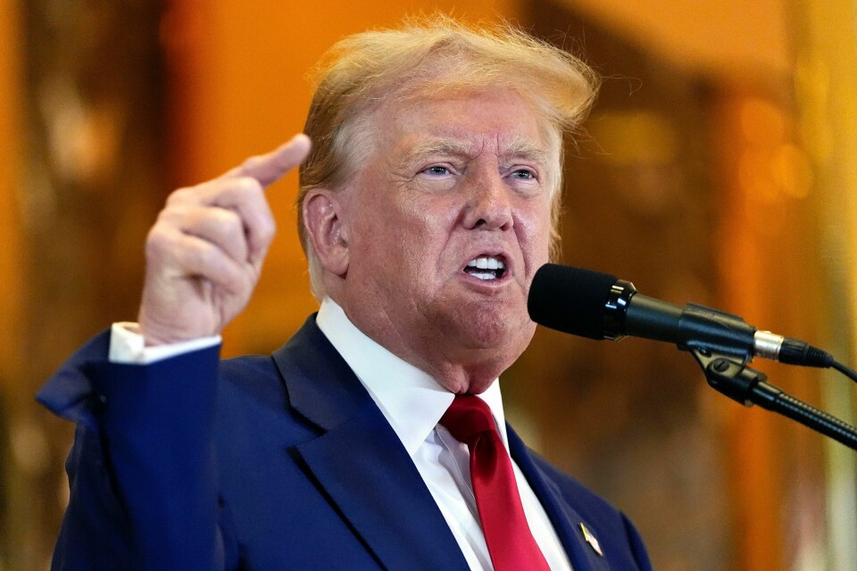 USAs ekspresident Donald Trump har forsøkt å få den såkalte hysjpengesaken skrotet etter mandagens høyesterettskjennelse. USAs ekspresident Donald Trump forsøker å få den såkalte hysjpengesaken skrotet etter mandagens høyesterettskjennelse. Foto: Julia Nikhinson / AP / NTB