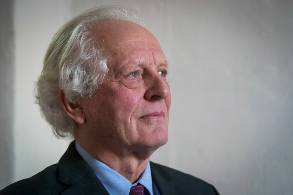 William Nygaard ble utsatt for et attentat i 1993 mens han var forlegger for Aschehoug. Han er glad for at henleggelsen av straffesaken nå er omgjort. Forleggeren Willian Nygaard reagerer med sjokk over at forfatteren Salman Rushdie fredag ble angrepet på scenen i New York. Foto: Heiko Junge / NTB