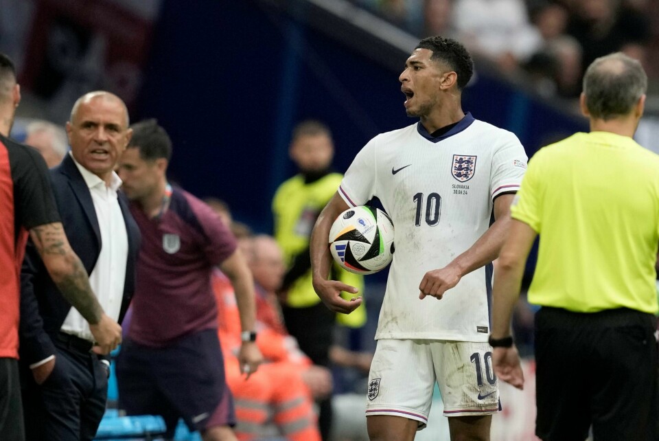 Jude Bellingham blir etterforsket av Uefa etter en gest i kampen mot Slovakia. Jude Bellingham blir etterforsket av Uefa etter en gest i kampen mot Slovakia. Foto: Thanassis Stavrakis / AP / NTB