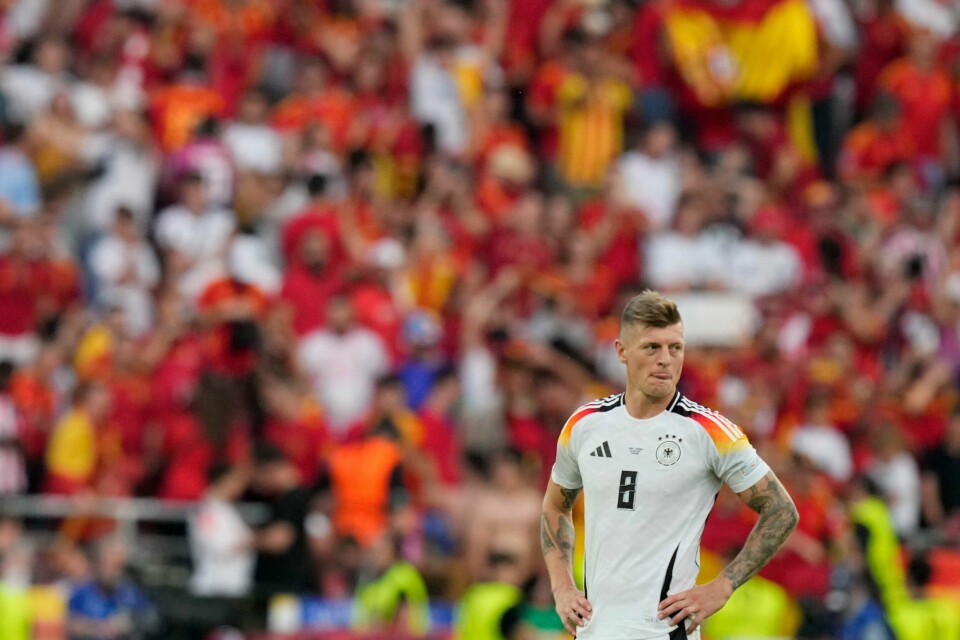 Toni Kroos og Tyskland kom til kort i EM-kvartfinalen mot Spania. Toni Kroos og Tyskland kom til kort i EM-kvartfinalen mot Spania. Foto: Ariel Schalit / AP / NTB