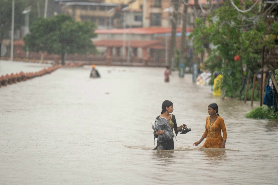 Bagmati-elva i Katmandu er gått over sine bredder. Bagmati-elva i Katmandu er gått over sine bredder. Foto: Niranjan Shrestha / AP / NTB