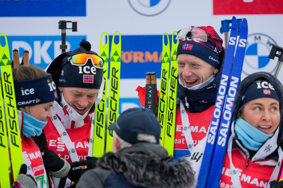 Skiskyting blir værende på NRK og TV 2s plattformer fram til 2030. Brødrene Tarjei og Johannes Thingnes Bø er konkurrenter om verdenscuptrofeet i skiskyting. Foto: Javad Parsa / NTB
