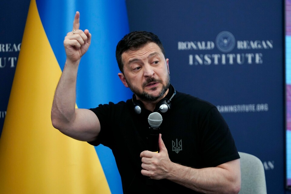 Ukrainas president Volodymyr Zelenskyj takker Nato for løftet om ytterligere militærhjelp. Ukrainas president Volodymyr Zelenskyj takker Nato for løftet om ytterligere militærhjelp. Foto: Jose Luis Magana / AP / NTB