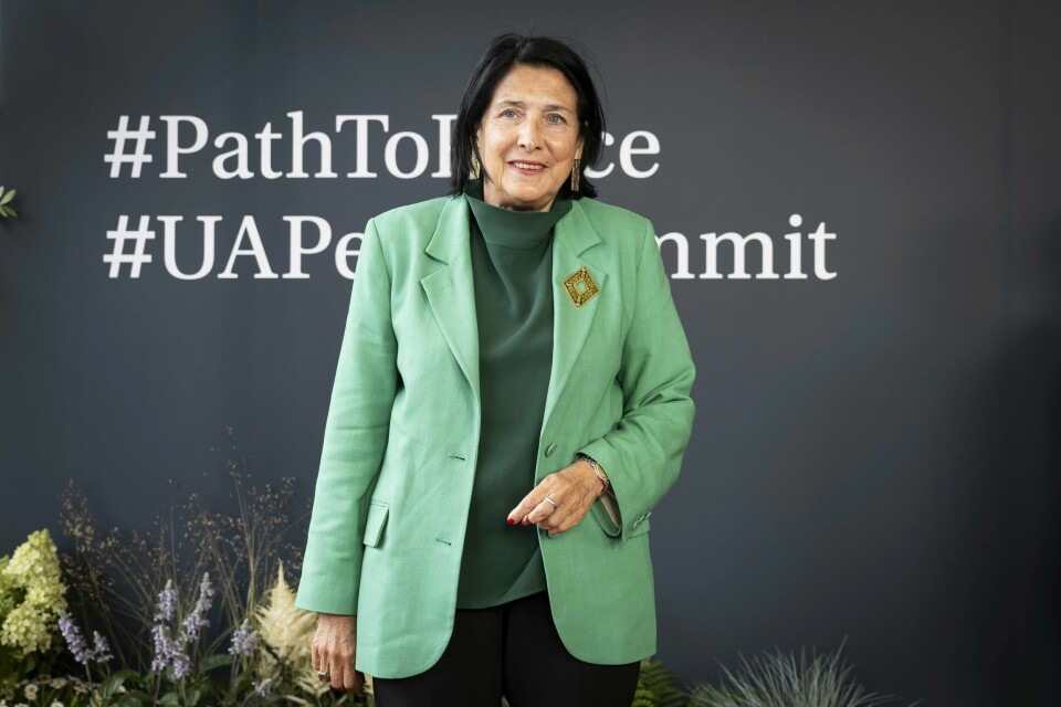 Georgias president Salome Zurabishvili ber landets grunnlovsdomstol vurdere en omstridt lov om utenlandsk innflytelse. Georgias president Salome Zurabishvili ber landets grunnlovsdomstol vurdere en omstridt lov om utenlandsk innflytelse. Foto: Urs Flueeler/Keystone via AP/NTB
