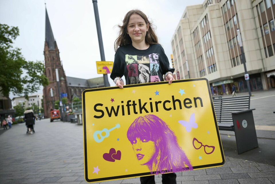 Aleshanee Westhoff er en vaskeekte Swiftie og tok initiativ til å endre hjembyens navn til Swiftkirchen når den amerikanske superstjernen spiller tre konserter der som del av verdensturneen Eras Tour. Arkivfoto. En lokal Swiftie, Aleshanee Westhoff, foreslo å omdøpe hjembyen fra Gelsenkirchen til Swiftkirchen i forbindelse med at Taylor Swift gjør tre store konserter der. Foto: Bernd Thissen / DPA / AP / NTB