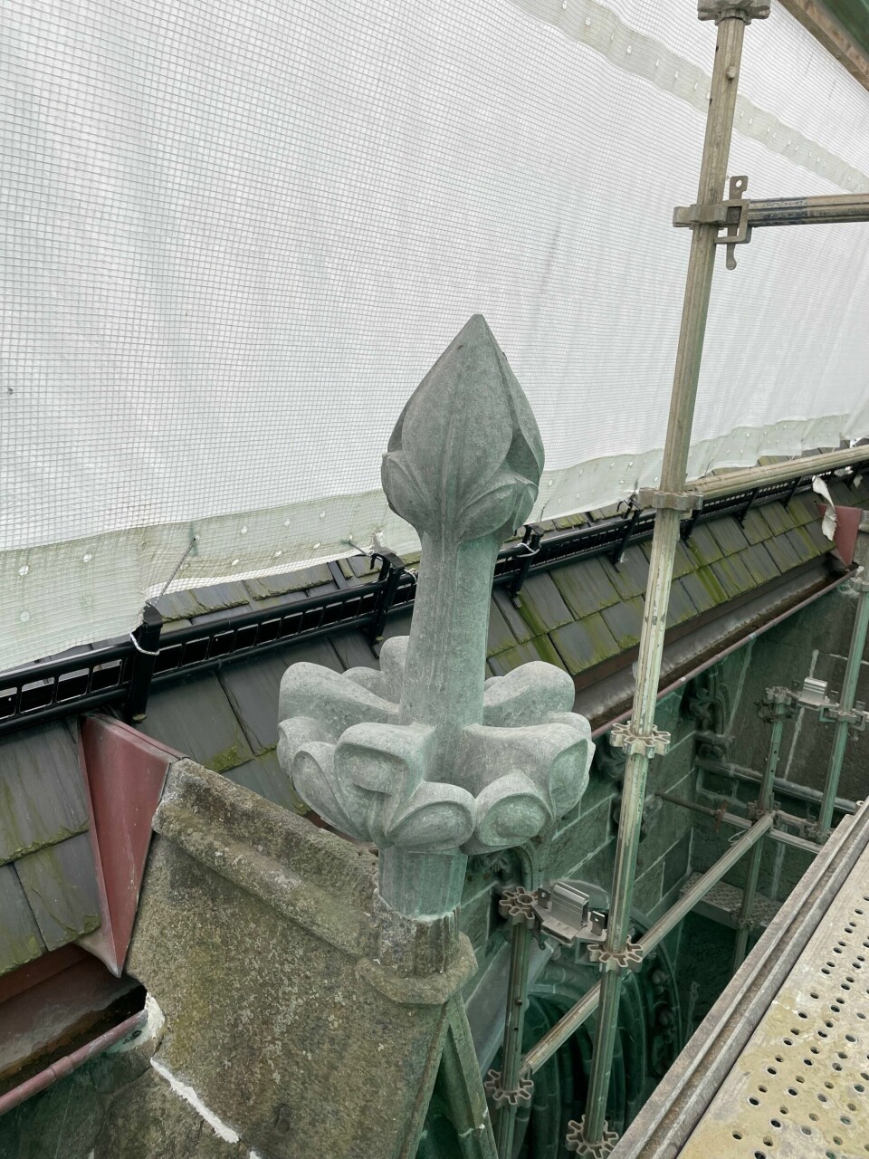 En skulptur lik den som er avbildet er stjålet fra Stavanger domkirke. En skulptur lik den som er avbildet er stjålet fra Stavanger domkirke. Foto: Politiet / handout / NTB