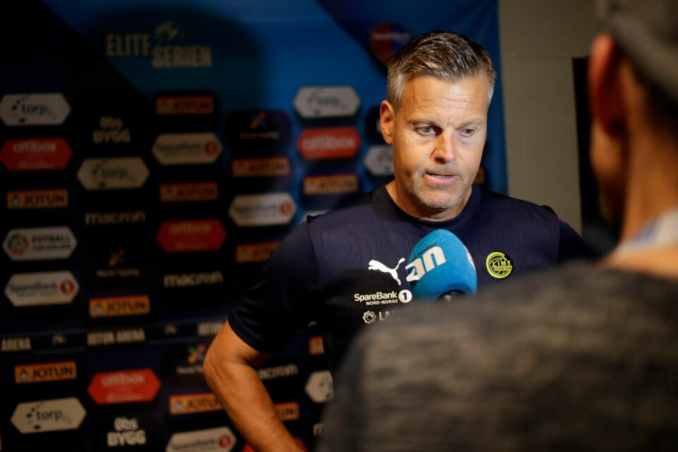 Kjetil Knutsen føler seg forhåndsdømt etter å ha fått kritikk for å ikke bytte ut Jostein Gundersen i kampen mot Sandefjord. Kjetil Knutsen føler seg forhåndsdømt etter å ha fått kritikk for å ikke bytte ut Jostein Gundersen i kampen mot Sandefjord. Foto: Christoffer Andersen / NTB