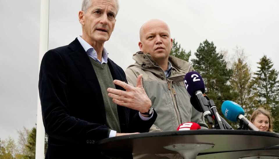 4. oktober 2021: På en pressekonferanse utenfor Hurdalssjøen hotell kom Ap-leder Jonas Gahr Støre og Sp-leder Trygve Slagsvold Vedum med sitt første drypp fra den nye regjeringsplattformen: planene om en aktiv nærings- og industripolitikk. Foto: Terje Bendiksby / NTB 4. oktober 2021: På en pressekonferanse utenfor Hurdalssjøen hotell kom Ap-leder Jonas Gahr Støre og Sp-leder Trygve Slagsvold Vedum med sitt første drypp fra den nye regjeringsplattformen: planene om en aktiv nærings- og industripolitikk. Foto: Terje Bendiksby / NTB