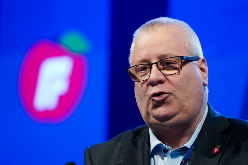 – Jeg er skeptisk til å hurtigbehandle ny abortlov før sommeren, sier Fremskrittspartiets Bård Hoksrud til Vårt Land. – Jeg er skeptisk til å hurtigbehandle ny abortlov før sommeren, sier Fremskrittspartiets Bård Hoksrud til Vårt Land. Foto: Terje Pedersen / NTB