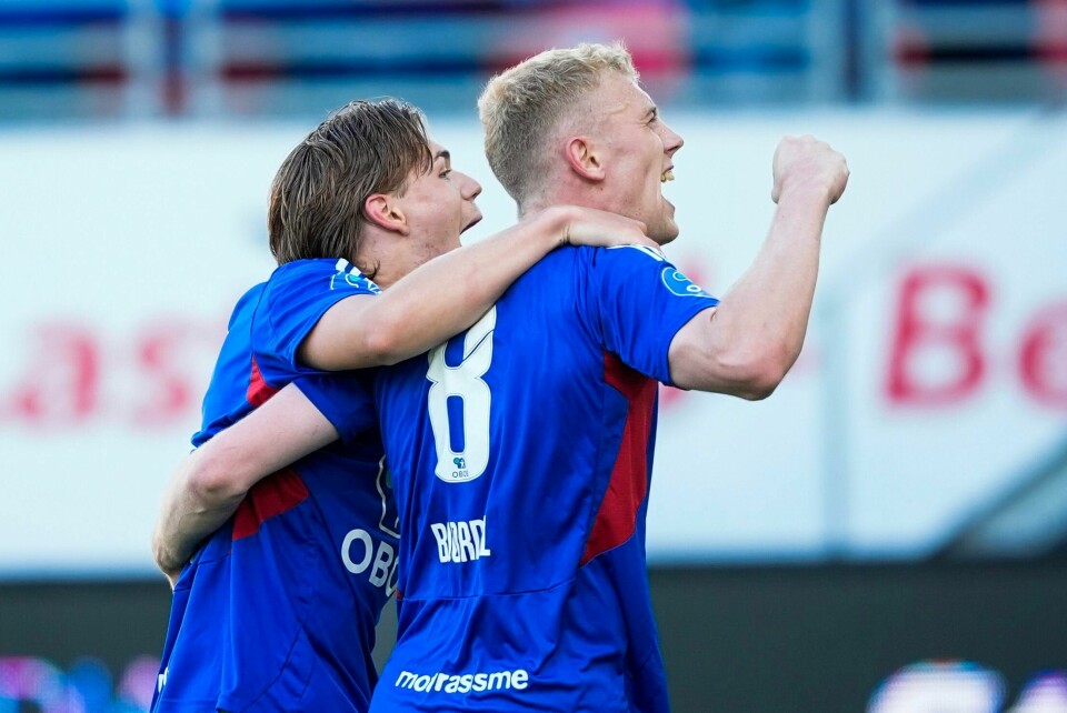 Mees Rijks t.v. og Henrik Bjørdal var med å knuse Sandnes Ulf 8-0 i den siste kampen før sommerpausen i 1. divisjon. Andre halvdel av sesongen åpnes med bortekamp mot Start i helgen. Mees Rijks t.v. og Henrik Bjørdal var med å knuse Sandnes Ulf 8-0 i den siste kampen før sommerpausen i 1. divisjon. Andre halvdel av sesongen åpnes med bortekamp mot Start i helgen.