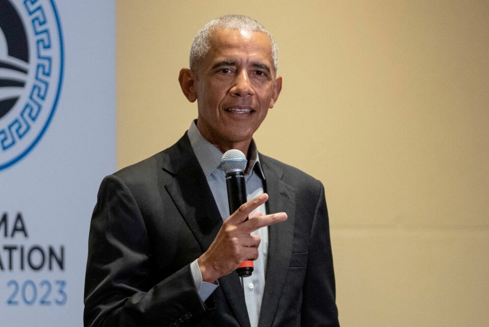 Tidligere president Barack Obama under et arrangement i Hellas i fjor. USAs president Barack Obama skal ha bedt sin tidligere visepresident Joe Biden om å trekke seg fra presidentvalgkampen. Foto: Petros Giannakouris / AP / NTB