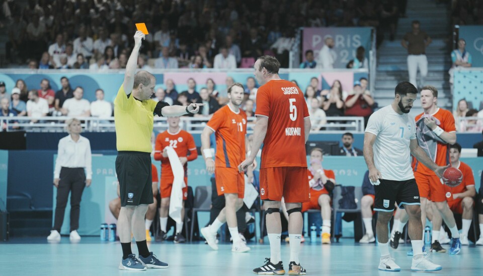 Selv om Sander Sagosen fikk direkte rødt kort, vant Norge likevel ganske komfortabelt mot Argentina. Mot vertsnasjon Frankrike skrus vanskelighetsgraden opp et par knepp. Sander Sagosen fikk rødt kort mot Argentina. Foto: Stian Lysberg Solum / NTB