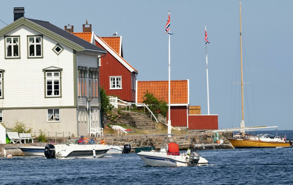Arkivfoto fra Tvedestrand. Prisen for både fjellhytter, sjøhytter og innlandshytter sokk i fjor samanlikna med 2022. Nedgangen var størst for sjøhyttene. Foto: Geir Olsen / NTB / NPK