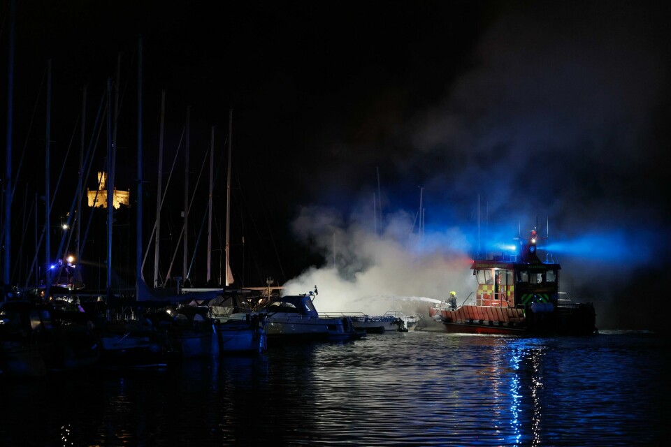 Natt til lørdag brant det i tre båter på Frognerstranda i Oslo. Natt til lørdag brant det i tre båter på Frognerstranda i Oslo. Foto: Tor Erik Schrøder / NTB