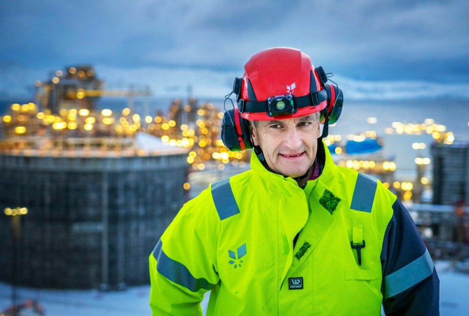 Statsminister Jonas Gahr Støre står fast på at gassanlegget på Melkøya utenfor Hammerfest skal få strøm fra land. Jonas Gahr Støre