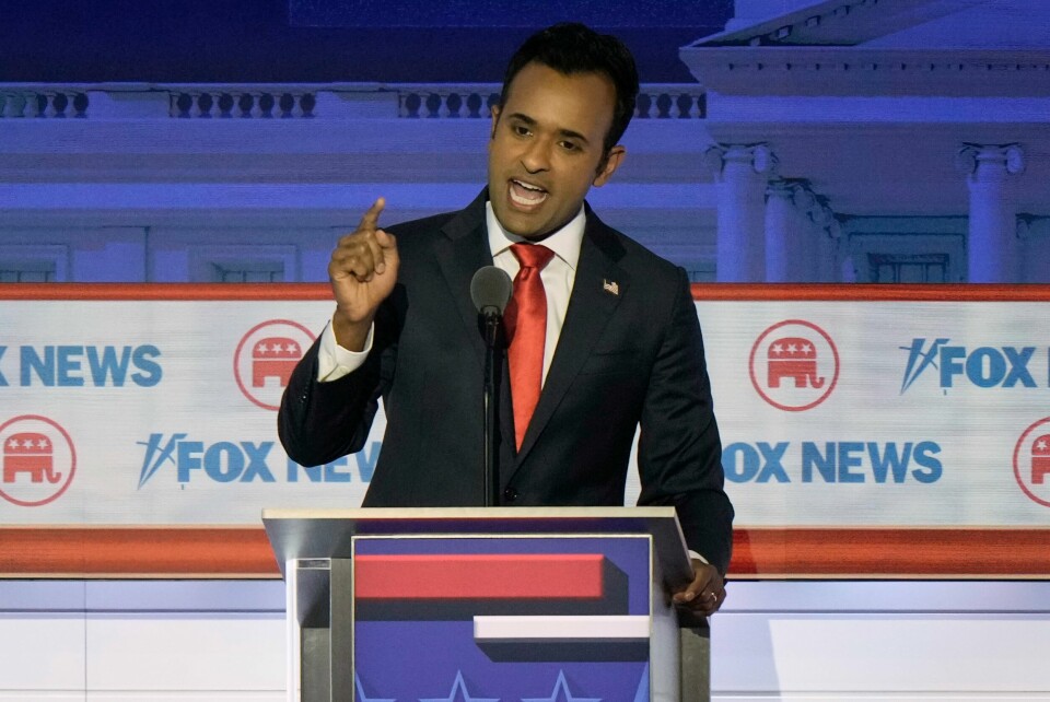 Forretningsmannen Vivek Ramaswamy stilte til presidentvalg, men måtte se seg slått av Trump tidlig i 2024. Eminem vil ha slutt på at den republikanske presidentkandidaten Vivek Ramaswamy bruker rapperens musikk i valgkampøyemed. Her er Ramaswamy fotografert under den første republikanske debatten forrige uke. Foto: Morry Gash / AP / NTB