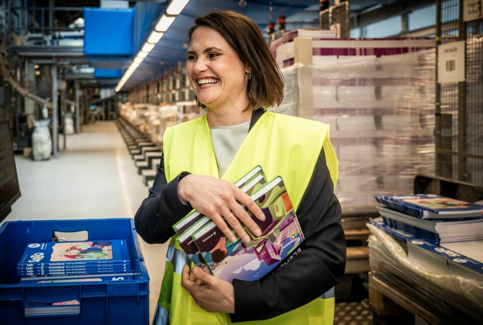 Kunnskapsminister Kari Nessa Nordtun vil ha en mer praktisk skole, hvor digitale hjelpemidler får en mindre sentral rolle i barns læring. Kunnskapsminister Kari Nessa Nordtun vil lære barn og unge om personlig økonomi i skolen. Det er et godt forslag, mener Dagsavisen.